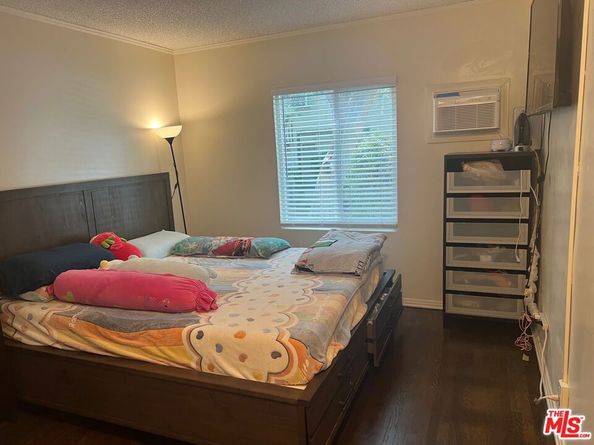 140 N Pass Avenue, Burbank CA 91505