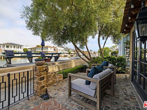 305 Grand Canal, Newport Beach CA 92662