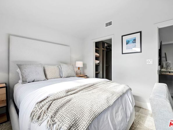 305 Grand Canal, Newport Beach CA 92662