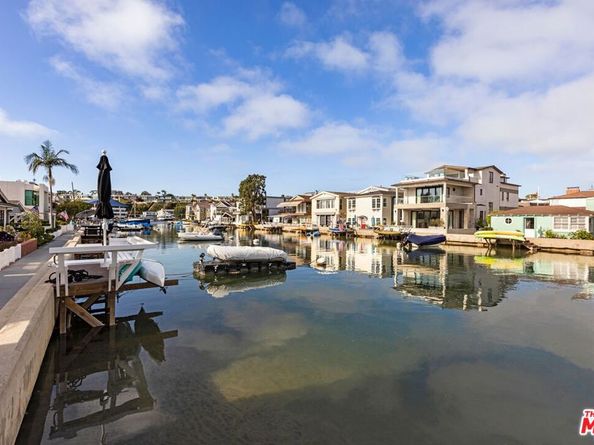 305 Grand Canal, Newport Beach CA 92662
