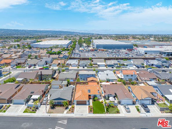 24613 Neptune Avenue, Carson CA 90745