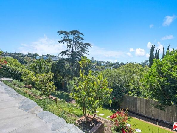 13201 Cheltenham Drive, Sherman Oaks CA 91423