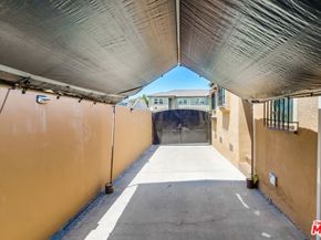 7220 10th Avenue, Los Angeles CA 90043