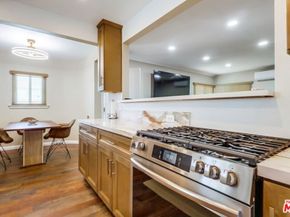 7220 10th Avenue, Los Angeles CA 90043