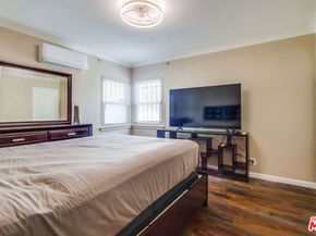 7220 10th Avenue, Los Angeles CA 90043