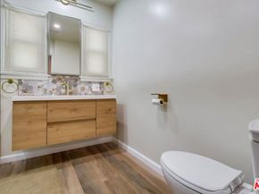 7220 10th Avenue, Los Angeles CA 90043