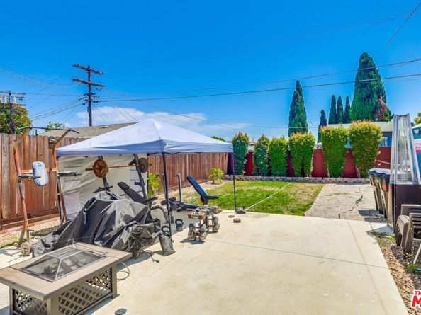 7220 10th Avenue, Los Angeles CA 90043
