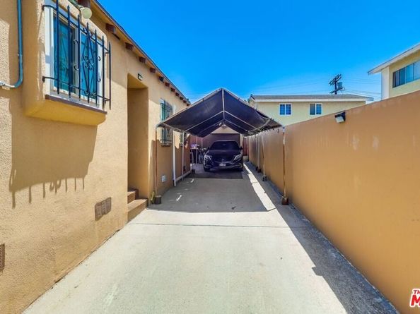 7220 10th Avenue, Los Angeles CA 90043