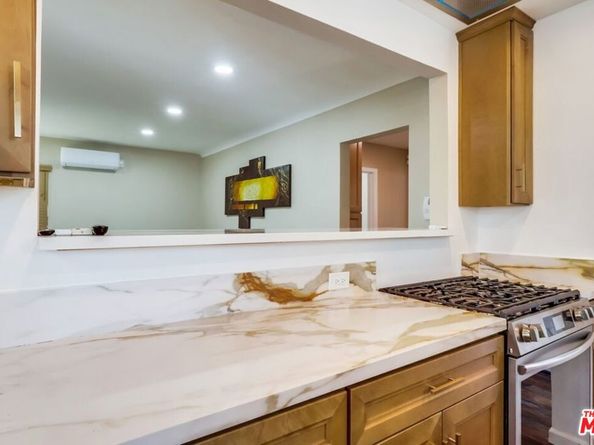 7220 10th Avenue, Los Angeles CA 90043