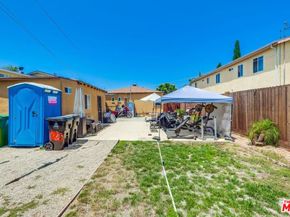 7220 10th Avenue, Los Angeles CA 90043