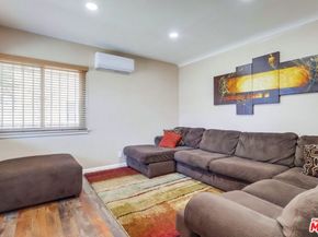 7220 10th Avenue, Los Angeles CA 90043