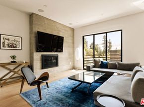 8446 Kirkwood Drive, Los Angeles CA 90046