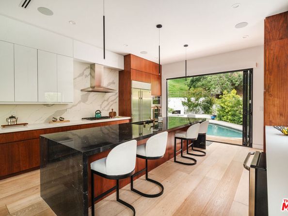 8446 Kirkwood Drive, Los Angeles CA 90046