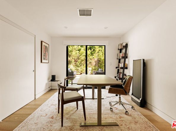 8446 Kirkwood Drive, Los Angeles CA 90046