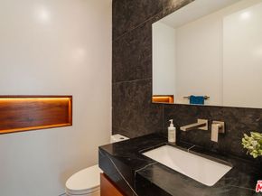 8446 Kirkwood Drive, Los Angeles CA 90046