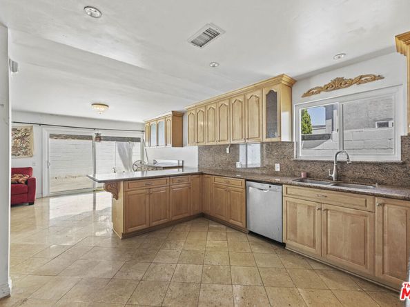 16647 Charmel Lane, Pacific Palisades CA 90272