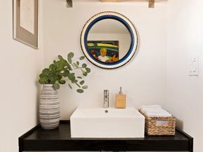 5549 Senford Avenue, Los Angeles CA 90056