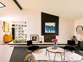 5549 Senford Avenue, Los Angeles CA 90056