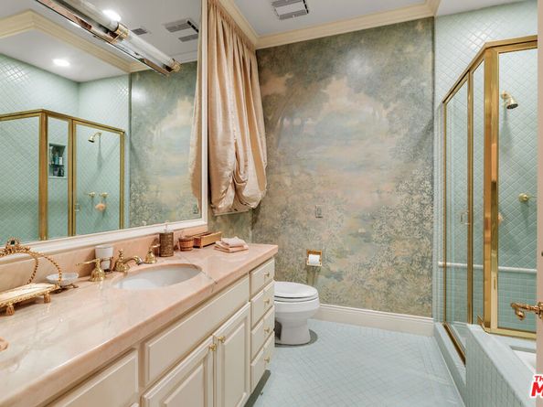 10275 Century Woods Drive, Los Angeles CA 90067