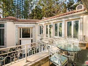 10275 Century Woods Drive, Los Angeles CA 90067