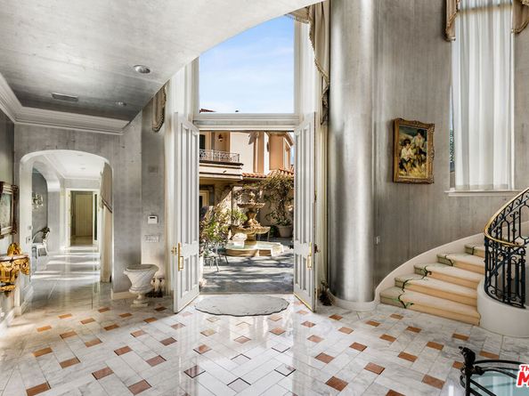 10275 Century Woods Drive, Los Angeles CA 90067