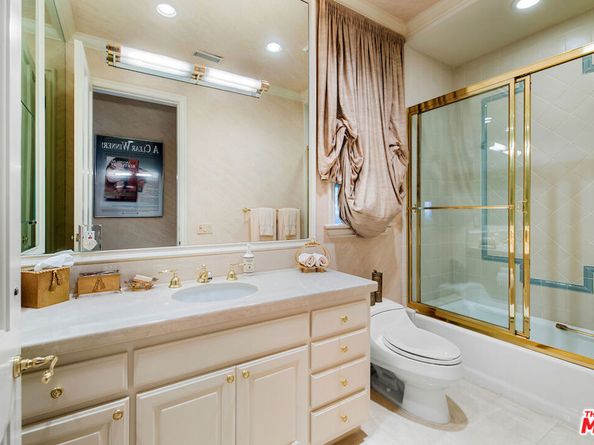 10275 Century Woods Drive, Los Angeles CA 90067