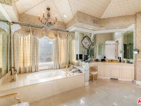 10275 Century Woods Drive, Los Angeles CA 90067