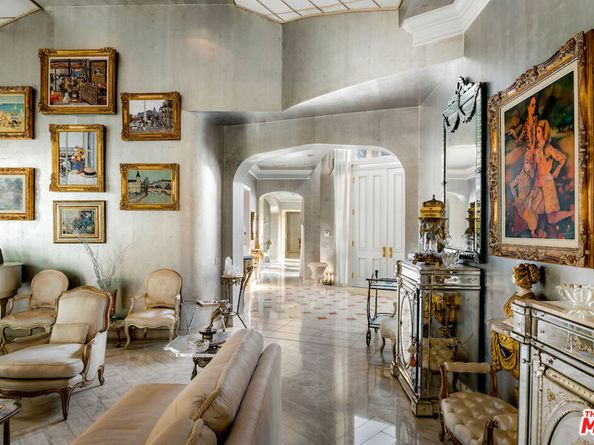 10275 Century Woods Drive, Los Angeles CA 90067