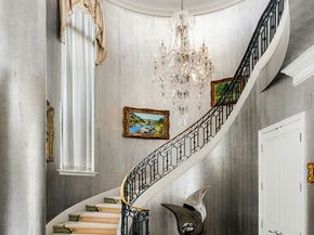 10275 Century Woods Drive, Los Angeles CA 90067