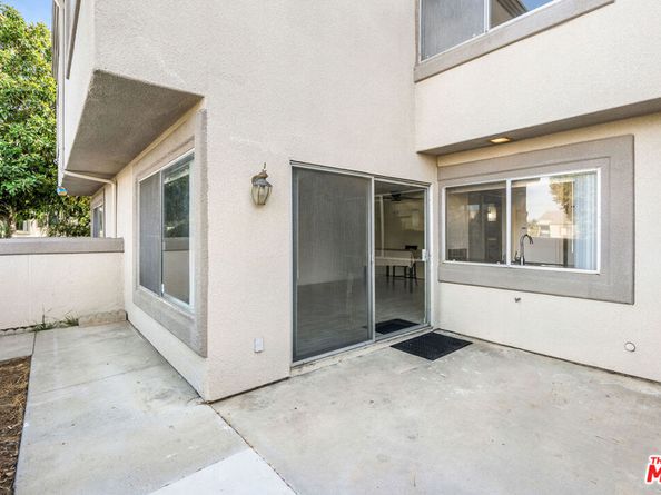 18524 Mayall Street D, Northridge CA 91324