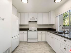 18524 Mayall Street D, Northridge CA 91324