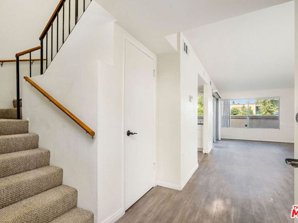18524 Mayall Street D, Northridge CA 91324