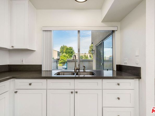 18524 Mayall Street D, Northridge CA 91324