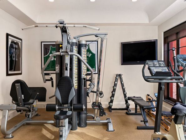 6093 Murphy Way, Malibu CA 90265