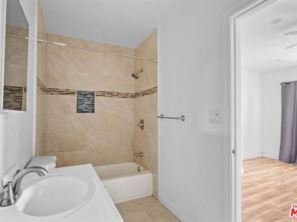 700 E 85th Street, Los Angeles CA 90001