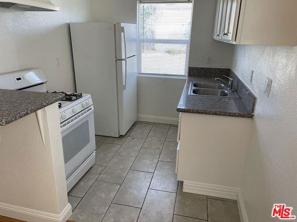 426 W 77th Street, Los Angeles CA 90003