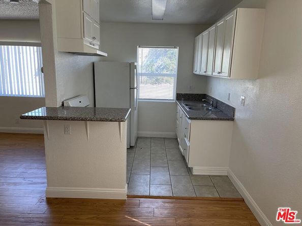 426 W 77th Street, Los Angeles CA 90003