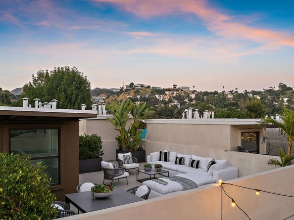 2111 N Cahuenga Boulevard 1, Los Angeles CA 90068