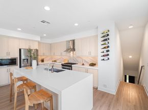 2111 N Cahuenga Boulevard 1, Los Angeles CA 90068