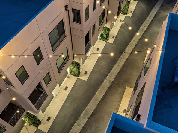 2111 N Cahuenga Boulevard 1, Los Angeles CA 90068