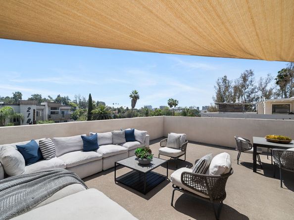 2111 N Cahuenga Boulevard 1, Los Angeles CA 90068