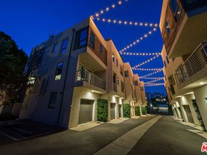 2111 N Cahuenga Boulevard 1, Los Angeles CA 90068