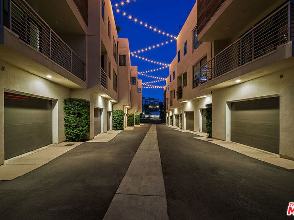 2111 N Cahuenga Boulevard 1, Los Angeles CA 90068