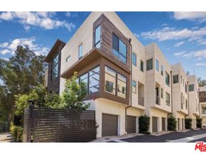 2111 N Cahuenga Boulevard 1, Los Angeles CA 90068