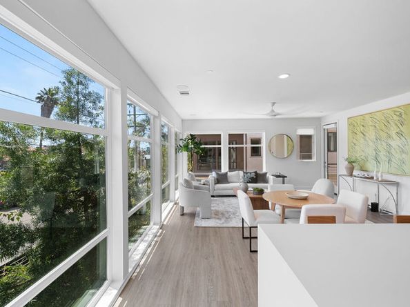 2111 N Cahuenga Boulevard 1, Los Angeles CA 90068