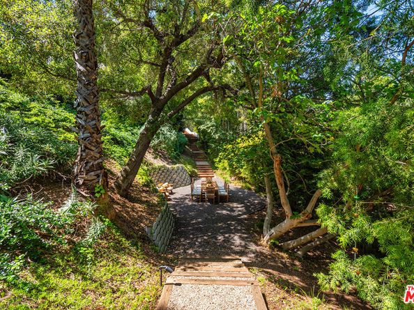 15941 Skytop Road, Encino CA 91436