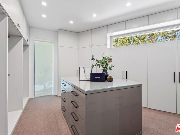 15941 Skytop Road, Encino CA 91436