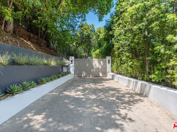 15941 Skytop Road, Encino CA 91436