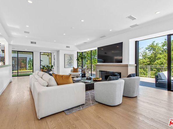 15941 Skytop Road, Encino CA 91436