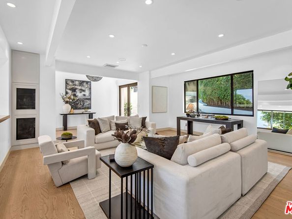 15941 Skytop Road, Encino CA 91436
